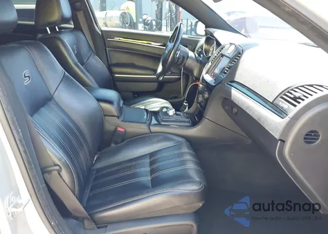 2021 Chrysler 300 300S z USA, uszkodzony, nr VIN 2C3CCABG2MH546101